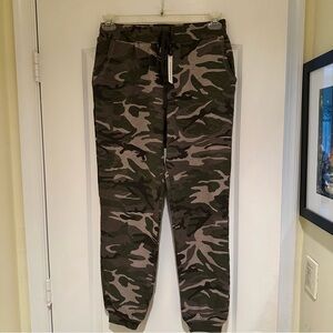 Olivaceous Camouflage Jogger Pants (Large)